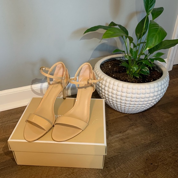 Michael Kors Sandals - Picture 4 of 5